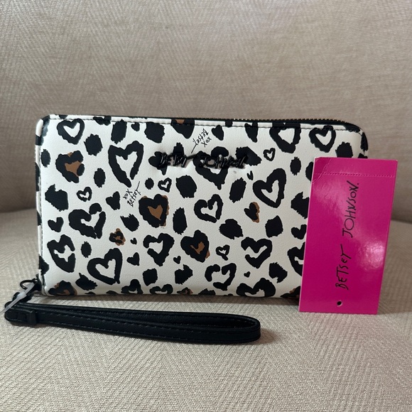 Betsey Johnson Handbags - Betsey Johnson Black and White Heart Print Wristlet